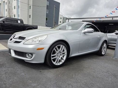 Used 2009 Mercedes-Benz SLK 300 image 3