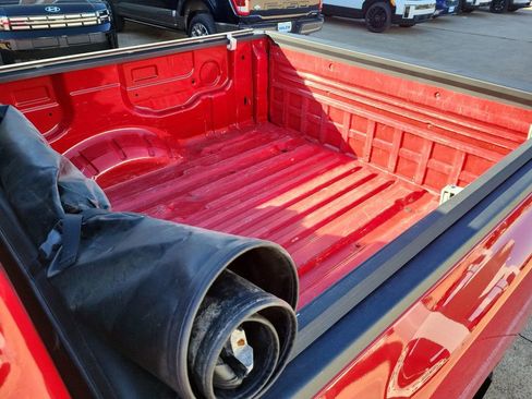 Used 2021 Nissan Titan SV w/ Off Road Protection Package image 23