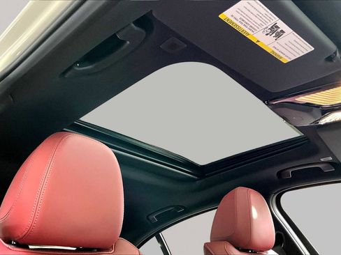 Certified 2025 BMW 330i Sedan RWD image 13
