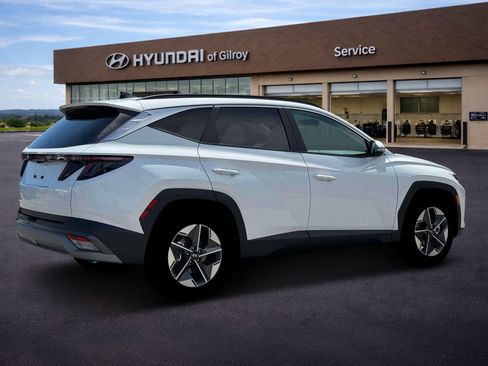 New 2026 Hyundai Tucson SEL FWD image 8