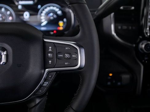 Used 2025 RAM 2500 Laramie w/ Night Edition image 32