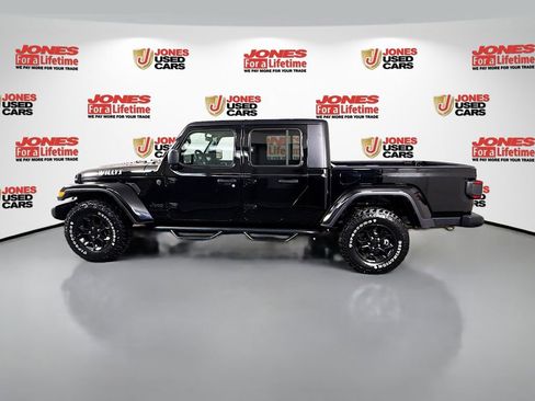 Used 2023 Jeep Gladiator Willys image 14
