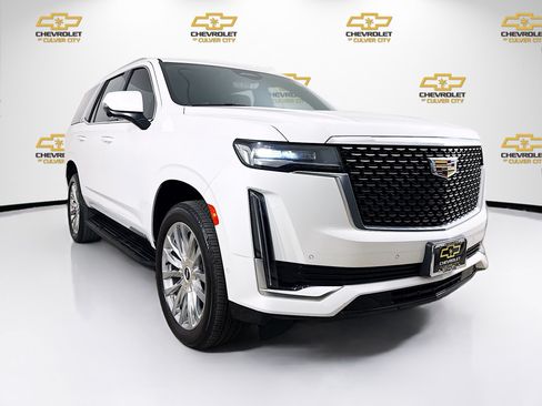 Used 2021 Cadillac Escalade Premium Luxury RWD image 1
