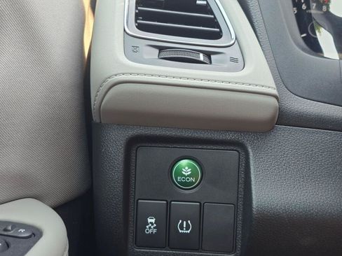 Used 2017 Honda HR-V EX image 28
