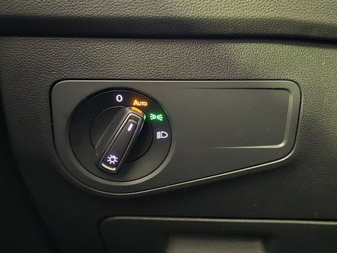 Used 2022 Volkswagen Tiguan SE image 21