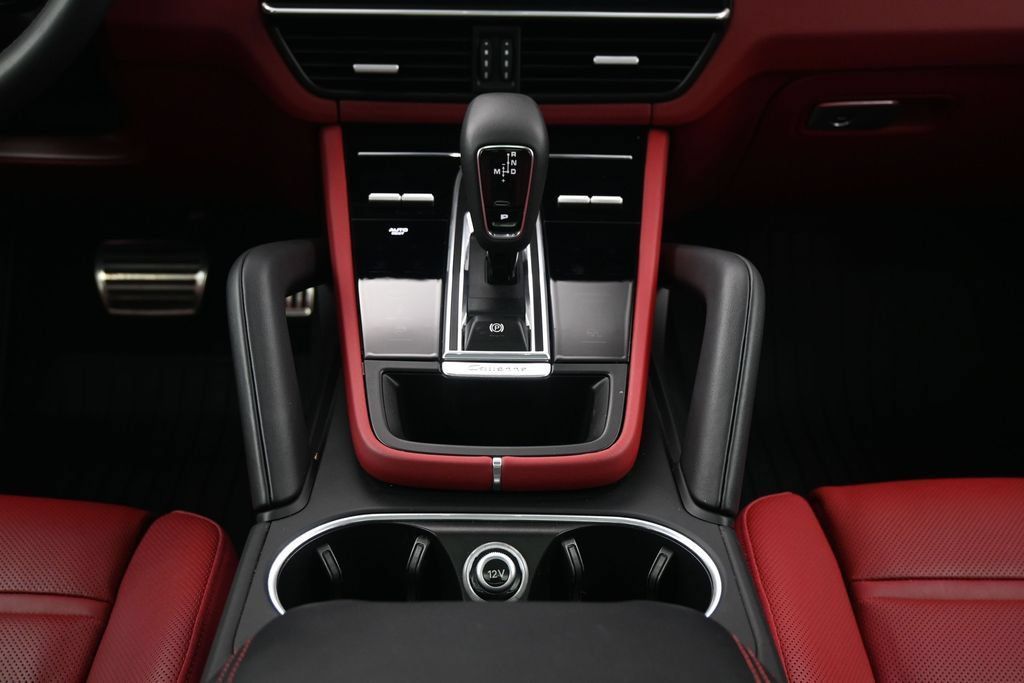 Used 2023 Porsche Cayenne GTS AWD/4WD image 10
