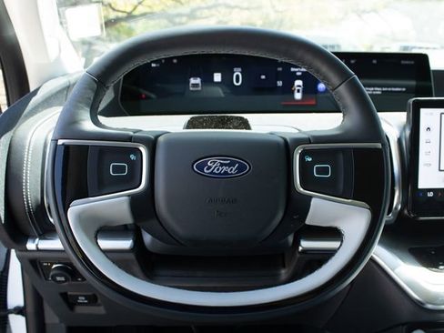 Used 2025 Ford Expedition Max Active image 12