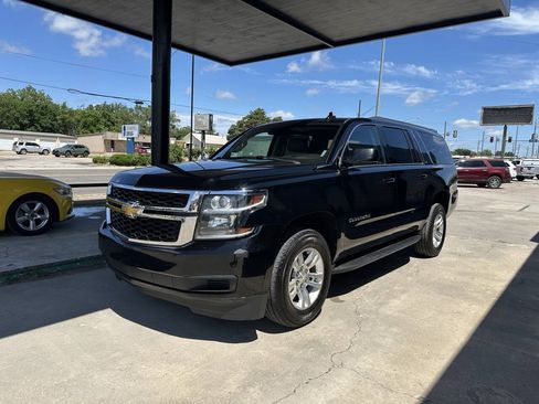 Used 2019 Chevrolet Suburban LT RWD image 4