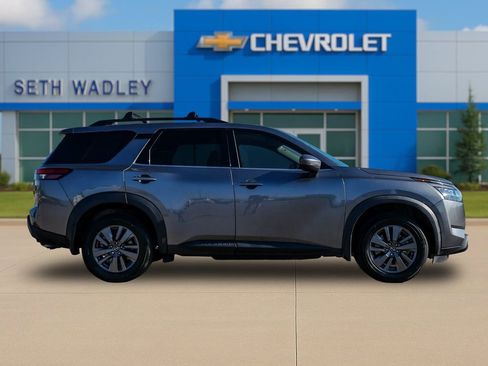 Used 2022 Nissan Pathfinder SV FWD image 8
