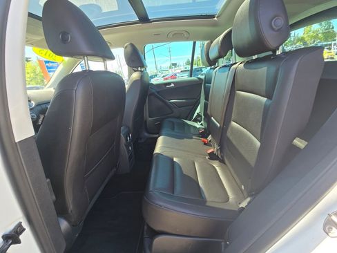 Used 2015 Volkswagen Tiguan SEL AWD/4WD image 16
