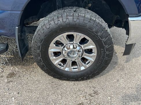 Used 2019 Ford F250 XLT w/ XLT Premium Package AWD/4WD image 9