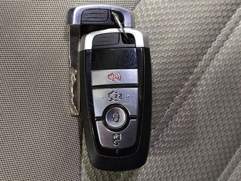 Used 2018 Ford Fusion S image 32