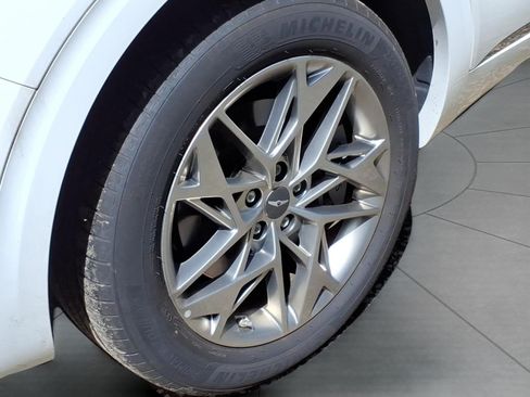 Used 2025 Genesis GV70 2.5T AWD/4WD image 5