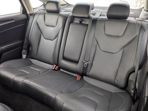 Used 2019 Ford Fusion Titanium image 31