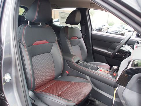 Used 2026 Nissan Kicks SR image 11