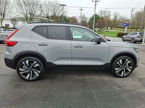Certified 2025 Volvo XC40 B5 Plus image 7