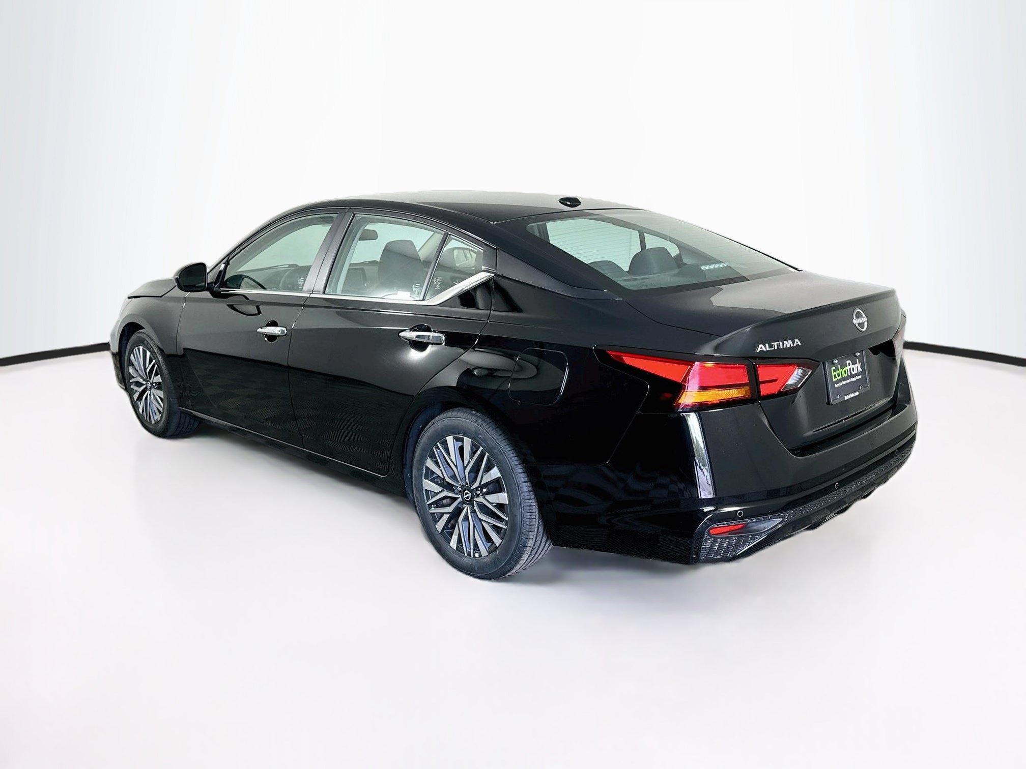 Used 2025 Nissan Altima 2.5 SV FWD image 5
