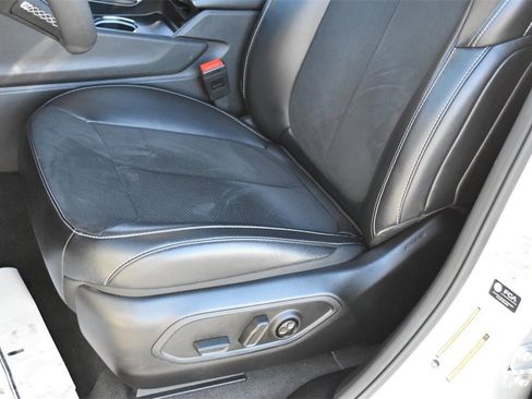 Used 2024 Jeep Grand Cherokee Altitude image 14