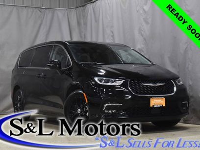 Certified 2024 Chrysler Pacifica Touring-L