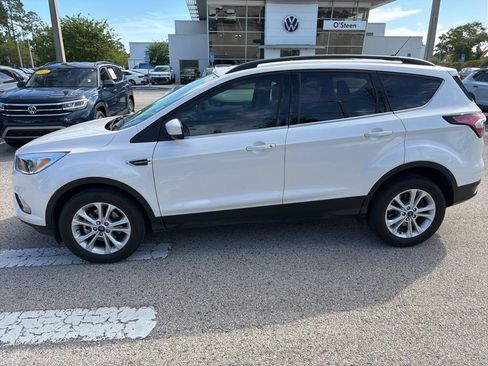 Used 2018 Ford Escape SE w/ SE Sync 3 Package image 30
