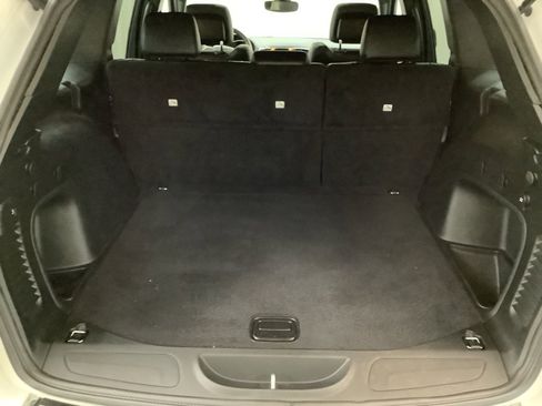 Used 2022 Jeep Grand Cherokee Limited image 8