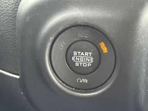 Used 2022 Jeep Gladiator Willys image 18