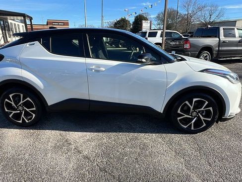 Used 2020 Toyota C-HR XLE image 4