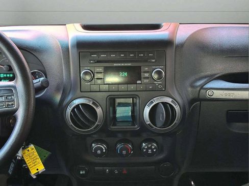 Used 2015 Jeep Wrangler Unlimited Sport AWD/4WD image 17