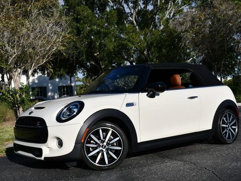 Used 2021 MINI Cooper S image 26