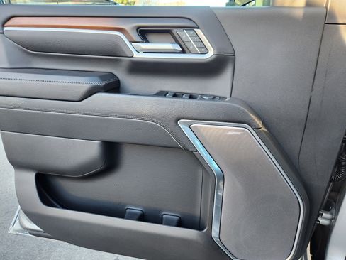 Used 2024 GMC Sierra 2500 Denali w/ Denali Reserve Package image 6