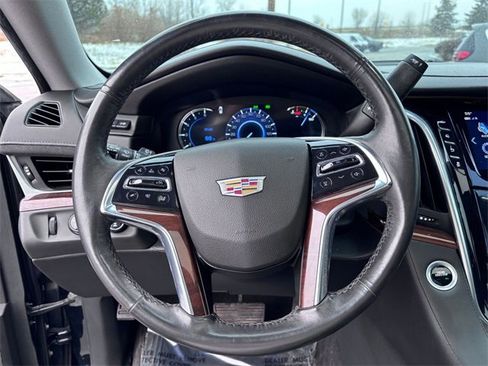 Used 2020 Cadillac Escalade Luxury image 17