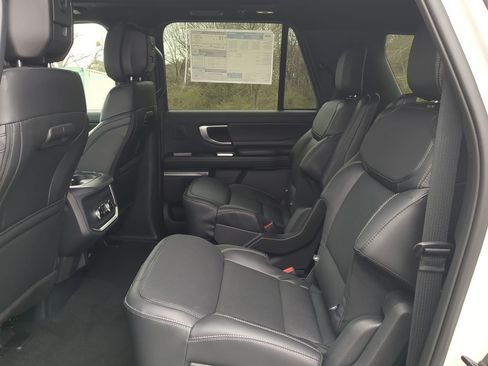 New 2026 Ford Expedition Max Platinum w/ Stealth Performance Package AWD/4WD image 13