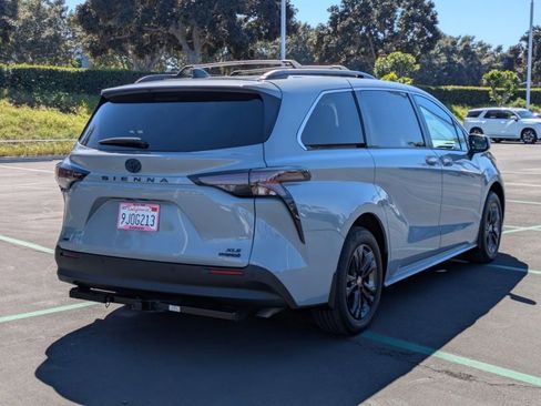 Used 2024 Toyota Sienna XLE Woodland Edition image 5