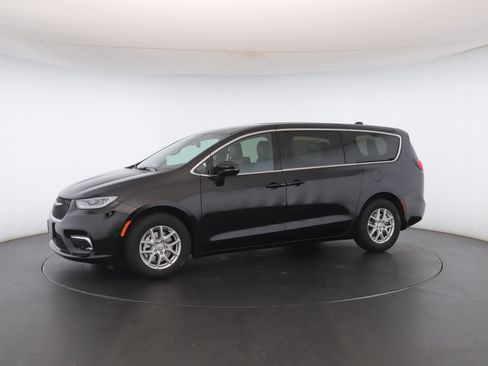 New 2026 Chrysler Pacifica Select image 41