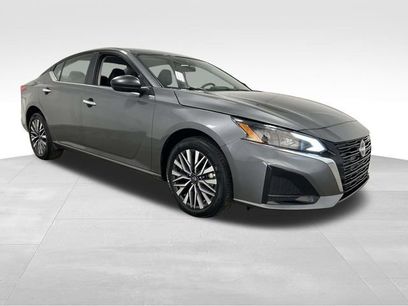 Used 2025 Nissan Altima 2.5 SV