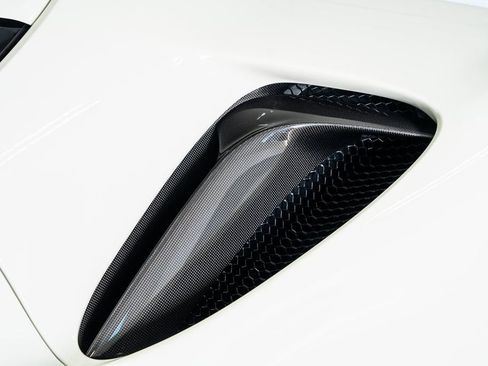 Used 2021 Ferrari SF90 Stradale image 22