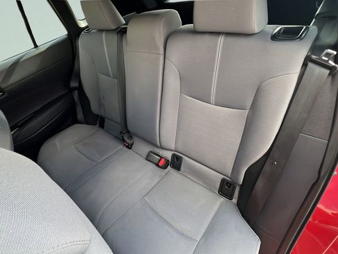 Used 2024 Toyota Corolla Cross AWD Hybrid image 9