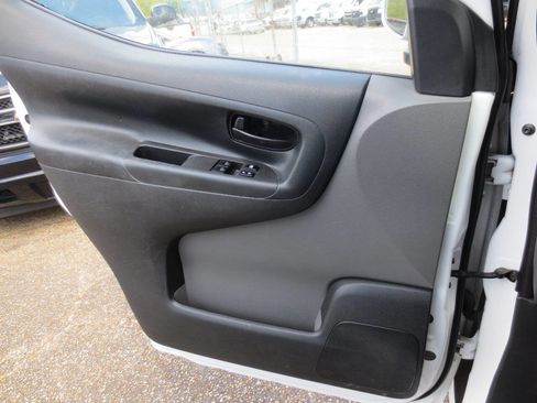 Used 2016 Nissan NV200 SV w/ Technology Package FWD image 15