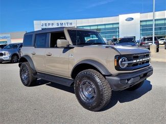 New 2025 Ford Bronco Outer Banks w/ Sasquatch Package video 1