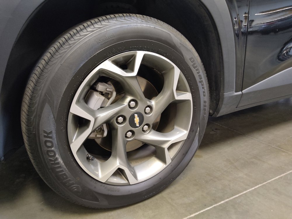 Used 2025 Chevrolet Trax LT w/ LT Convenience Package FWD image 31
