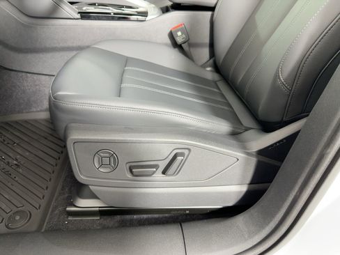 Used 2025 Audi Q5 Premium Plus AWD/4WD image 11