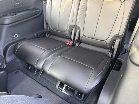 Used 2026 Jeep Grand Cherokee L Limited AWD/4WD image 18