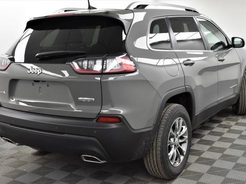 Used 2021 Jeep Cherokee Latitude Lux w/ Comfort/Convenience Group image 4