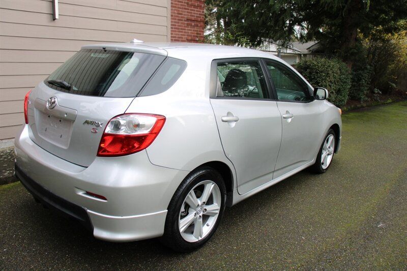 Used 2010 Toyota Matrix S FWD image 3