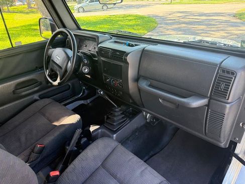 Used 2004 Jeep Wrangler X w/ Full Face Tire & Wheel Group AWD/4WD image 20