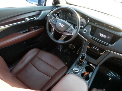 Certified 2023 Cadillac XT5 Sportv w/ LPO, Floor Liner Package image 9