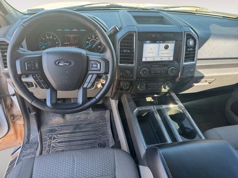 Used 2016 Ford F150 XLT w/ Equipment Group 302A Luxury image 9