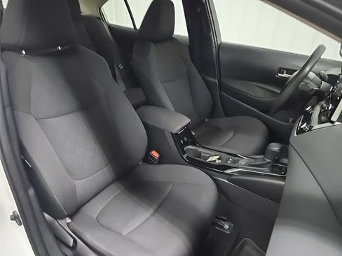 Used 2020 Toyota Corolla LE FWD image 14