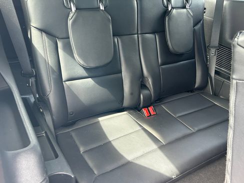 Used 2023 Ford Explorer Limited image 30