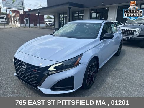 Used 2023 Nissan Altima 2.5 SR AWD/4WD image 3
